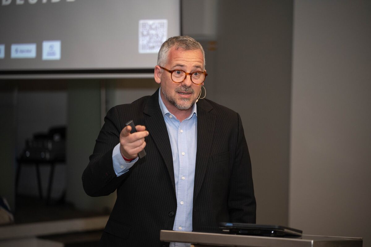 Martín Sarthou durante la apertura "El miedo también decide".